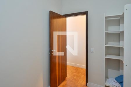 Casa à venda com 300m², 3 quartos e 2 vagas Casa à venda com 300m², 3 quartos e 2 vagasQuarto 2/Escritorio