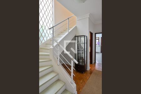 Casa à venda com 300m², 3 quartos e 2 vagas Casa à venda com 300m², 3 quartos e 2 vagasCirculação