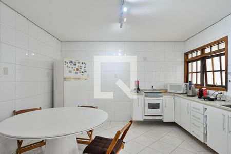 Casa à venda com 300m², 3 quartos e 2 vagas Casa à venda com 300m², 3 quartos e 2 vagasCozinha