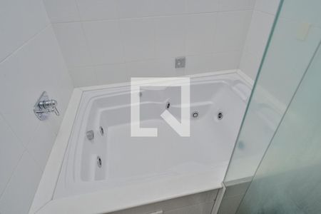 Casa à venda com 300m², 3 quartos e 2 vagas Casa à venda com 300m², 3 quartos e 2 vagasSuite Quarto 1