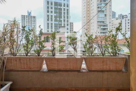 Casa à venda com 300m², 3 quartos e 2 vagas Casa à venda com 300m², 3 quartos e 2 vagasVaranda