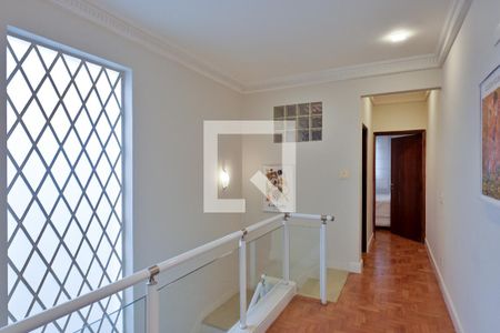 Casa à venda com 300m², 3 quartos e 2 vagas Casa à venda com 300m², 3 quartos e 2 vagasCirculação