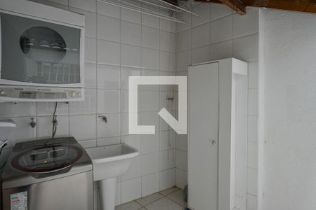 Casa à venda com 300m², 3 quartos e 2 vagas Casa à venda com 300m², 3 quartos e 2 vagasQuintal/Area de Serviço