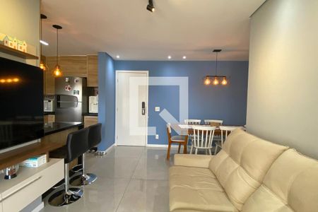 Sala de apartamento para alugar com 2 quartos, 63m² em Jardim Tupanci, Barueri