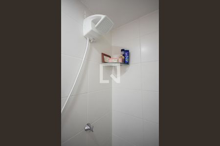 Apartamento para alugar com 32m², 2 quartos e sem vaga Apartamento para alugar com 32m², 2 quartos e sem vagaChuveiro do Banheiro