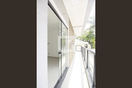 Casa à venda com 377m², 4 quartos e 5 vagasVaranda Quarto 2