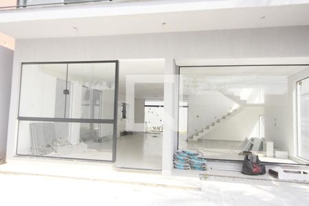 Casa à venda com 377m², 4 quartos e 5 vagasEntrada