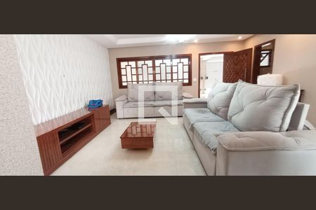 Sala de jantar/ Sala de estar de casa para alugar com 3 quartos, 242m² em Matriz, Mauá