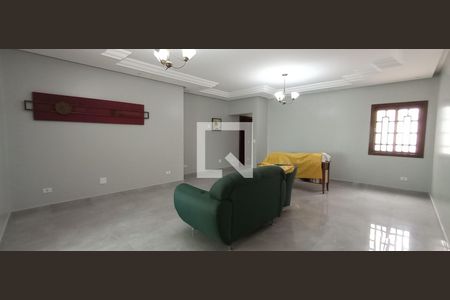 Sala de casa para alugar com 3 quartos, 242m² em Matriz, Mauá