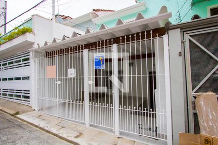 Casa para alugar com 120m², 2 quartos e 1 vaga Casa para alugar com 120m², 2 quartos e 1 vagaFachada