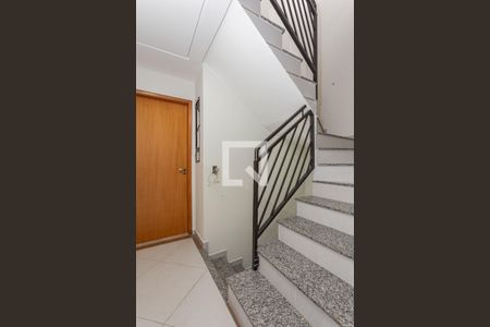 Apartamento para alugar com 40m², 1 quarto e sem vagaEscadas