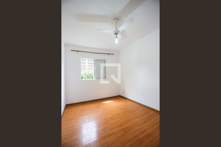 Quarto 1  de apartamento para alugar com 2 quartos, 45m² em Jardim da Glória, Cotia