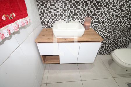 Banheiro de casa à venda com 2 quartos, 52m² em Piedade, Rio de Janeiro