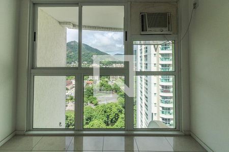 Apartamento à venda com 95m², 2 quartos e 1 vagaSuíte 2 - Banheiro