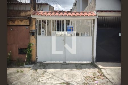 Casa para alugar com 2m², 2 quartos e 1 vaga Casa para alugar com 2m², 2 quartos e 1 vagaFachada