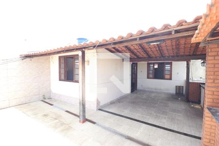 Casa para alugar com 2m², 2 quartos e 1 vagaVaranda