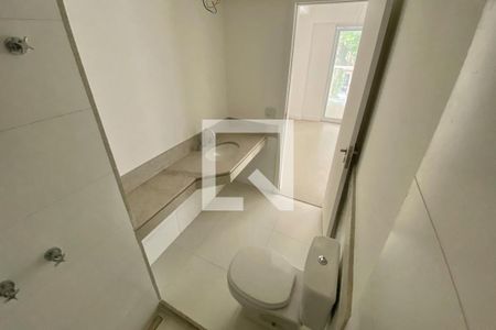 Banheiro de kitnet/studio para alugar com 1 quarto, 46m² em Copacabana, Rio de Janeiro