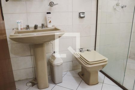Banheiro da Suíte de casa à venda com 3 quartos, 670m² em Parque Novo Mundo, São Paulo