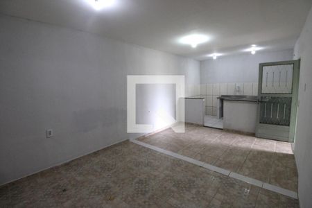 Casa à venda com 60m², 2 quartos e sem vagaSala/cozinha