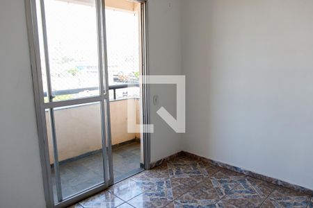 Sala de apartamento para alugar com 2 quartos, 55m² em Km 18, Osasco