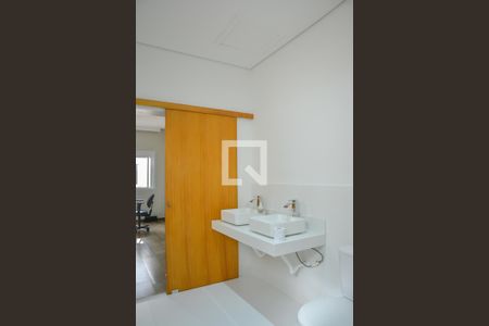 Casa à venda com 400m², 5 quartos e 4 vagasBanheiro da Suíte 2