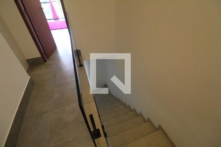 Casa de condomínio para alugar com 250m², 4 quartos e 1 vaga Casa de condomínio para alugar com 250m², 4 quartos e 1 vagaCorredor