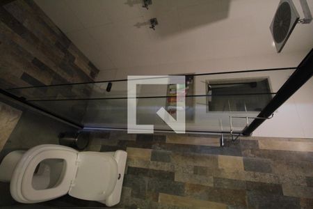 Casa de condomínio para alugar com 250m², 4 quartos e 1 vaga Casa de condomínio para alugar com 250m², 4 quartos e 1 vagaBanheiro da Suíte 2