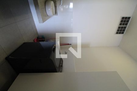 Casa de condomínio para alugar com 250m², 4 quartos e 1 vaga Casa de condomínio para alugar com 250m², 4 quartos e 1 vagaÁrea de Serviço