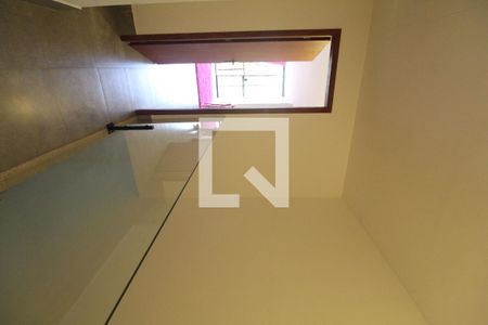 Casa de condomínio para alugar com 250m², 4 quartos e 1 vaga Casa de condomínio para alugar com 250m², 4 quartos e 1 vagaCorredor