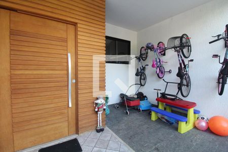 Casa de condomínio para alugar com 250m², 4 quartos e 1 vaga Casa de condomínio para alugar com 250m², 4 quartos e 1 vagaEntrada