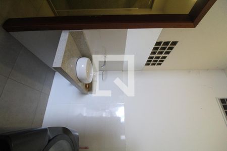 Casa de condomínio para alugar com 250m², 4 quartos e 1 vaga Casa de condomínio para alugar com 250m², 4 quartos e 1 vagaÁrea de Serviço