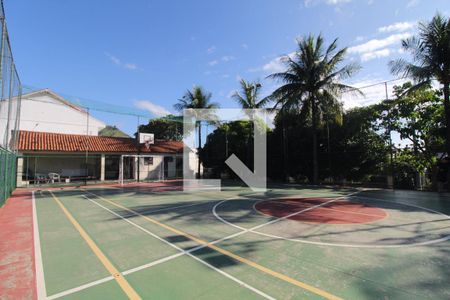 Casa de condomínio para alugar com 250m², 4 quartos e 1 vaga Casa de condomínio para alugar com 250m², 4 quartos e 1 vagaQuadra Esportiva