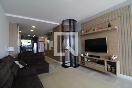 Sala de casa de condomínio para alugar com 4 quartos, 250m² em Anil, Rio de Janeiro