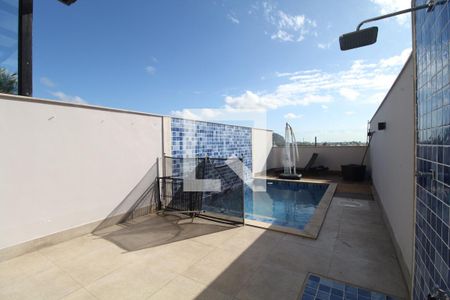 Casa de condomínio para alugar com 250m², 4 quartos e 1 vaga Casa de condomínio para alugar com 250m², 4 quartos e 1 vagaPiscina