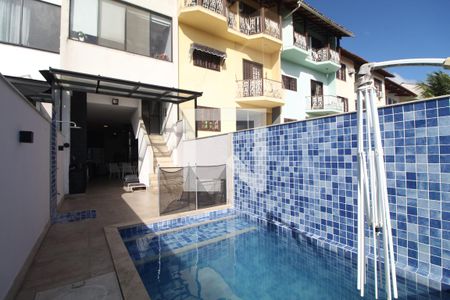 Casa de condomínio para alugar com 250m², 4 quartos e 1 vaga Casa de condomínio para alugar com 250m², 4 quartos e 1 vagaPiscina