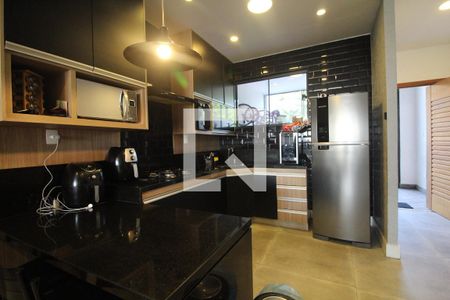 Casa de condomínio para alugar com 250m², 4 quartos e 1 vaga Casa de condomínio para alugar com 250m², 4 quartos e 1 vagaCozinha