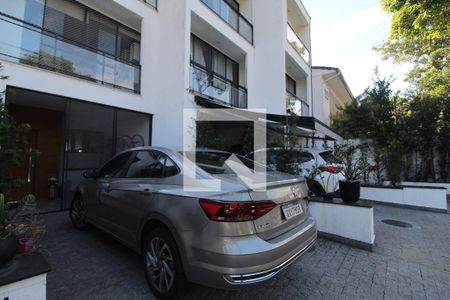 Casa de condomínio para alugar com 250m², 4 quartos e 1 vaga Casa de condomínio para alugar com 250m², 4 quartos e 1 vagaGaragem