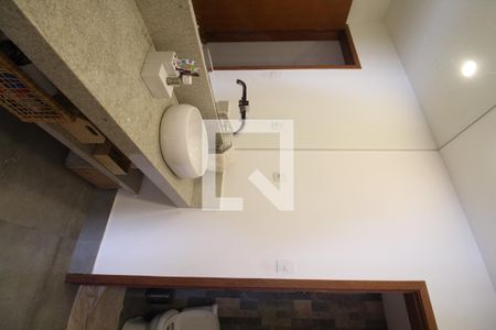 Casa de condomínio para alugar com 250m², 4 quartos e 1 vaga Casa de condomínio para alugar com 250m², 4 quartos e 1 vagaBanheiro da Suíte 2