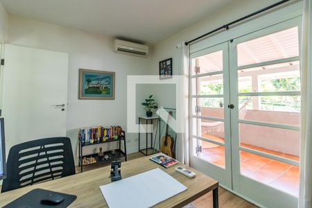 Quarto 1 / Escritório de casa de condomínio à venda com 4 quartos, 315m² em Alphaville, Santana de Parnaíba