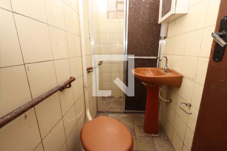 Banheiro de casa para alugar com 1 quarto, 125m² em Jardim Santa Adélia, São Paulo