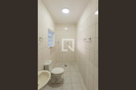 Casa à venda com 201m², 4 quartos e 2 vagas Casa à venda com 201m², 4 quartos e 2 vagasBanheiro