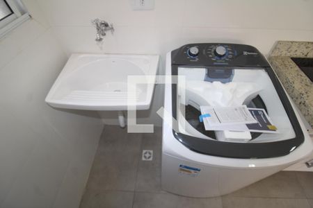 Sala / Cozinha de apartamento para alugar com 1 quarto, 30m² em Carandiru, São Paulo