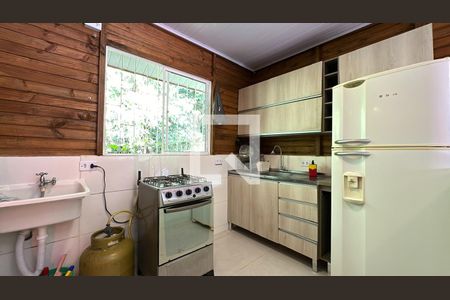 Casa para alugar com 58m², 2 quartos e 2 vagasCozinha