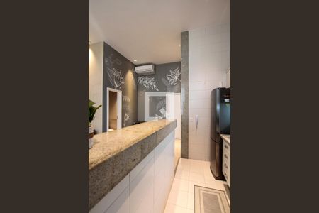 Cozinha integra de apartamento à venda com 2 quartos, 77m² em Barra da Tijuca, Rio de Janeiro