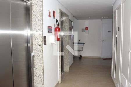 Apartamento para alugar com 33m², 2 quartos e sem vagaHall social