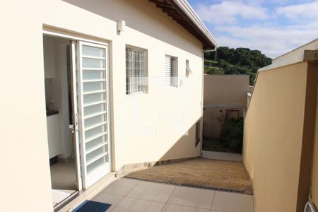 Casa de condomínio à venda com 250m², 3 quartos e 4 vagasAcesso lateral