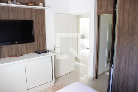 Casa de condomínio à venda com 250m², 3 quartos e 4 vagasSuíte