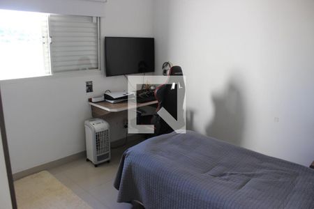 Casa de condomínio à venda com 250m², 3 quartos e 4 vagasQuarto 2