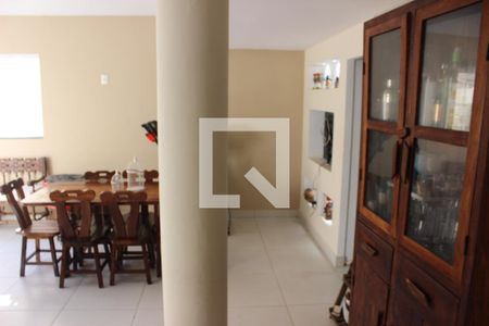 Casa de condomínio à venda com 250m², 3 quartos e 4 vagasÁrea comum - Salão de Lazer / Churrasqueira