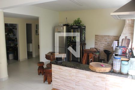 Casa de condomínio à venda com 250m², 3 quartos e 4 vagasÁrea comum - Salão de Lazer / Churrasqueira